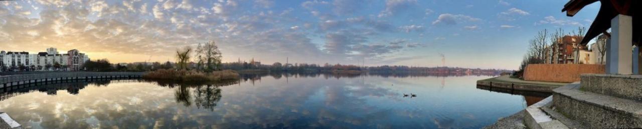 The Lake Aurora Suite - Duke Housing Creteil Bagian luar foto