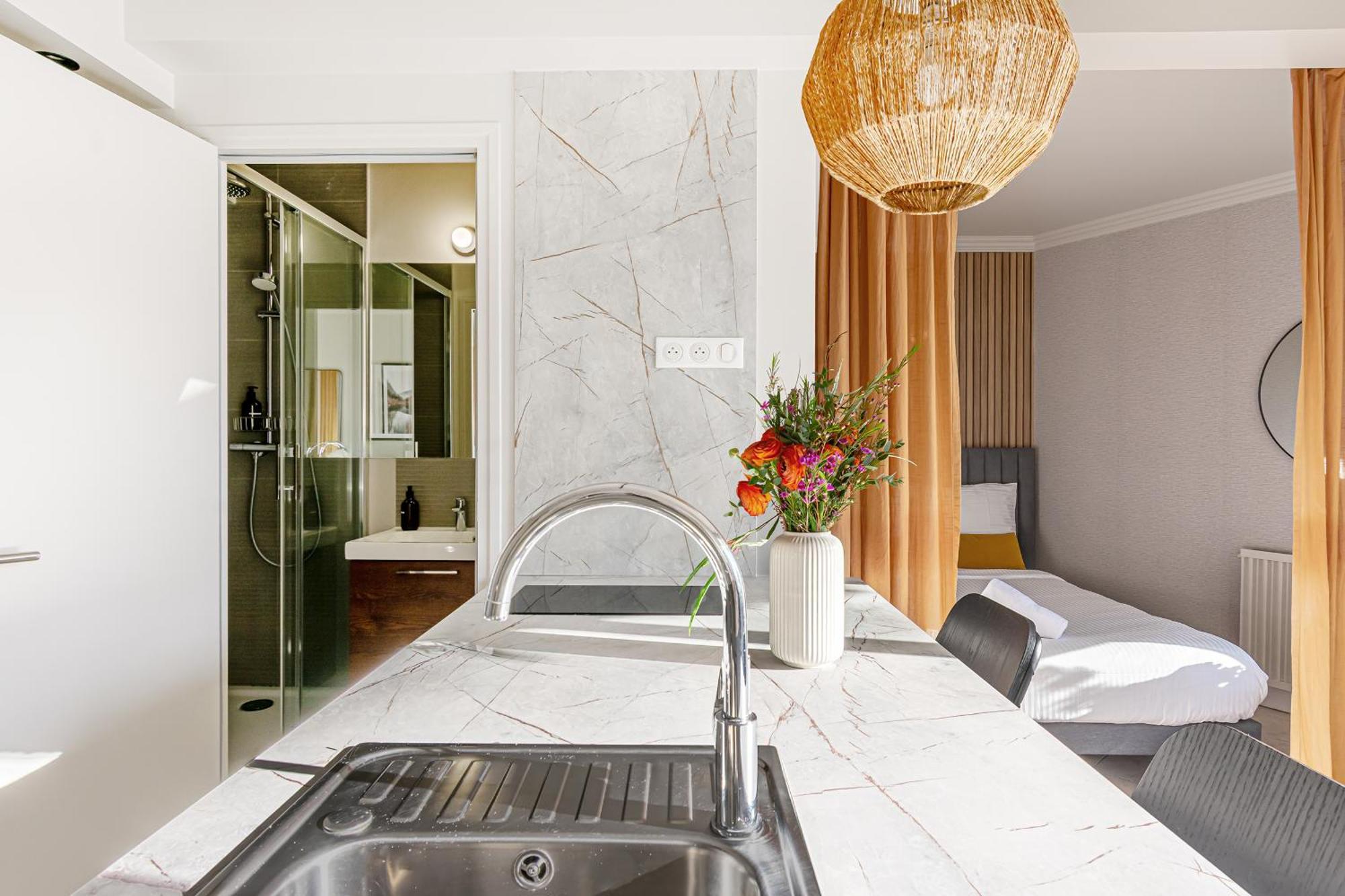 The Lake Aurora Suite - Duke Housing Creteil Bagian luar foto