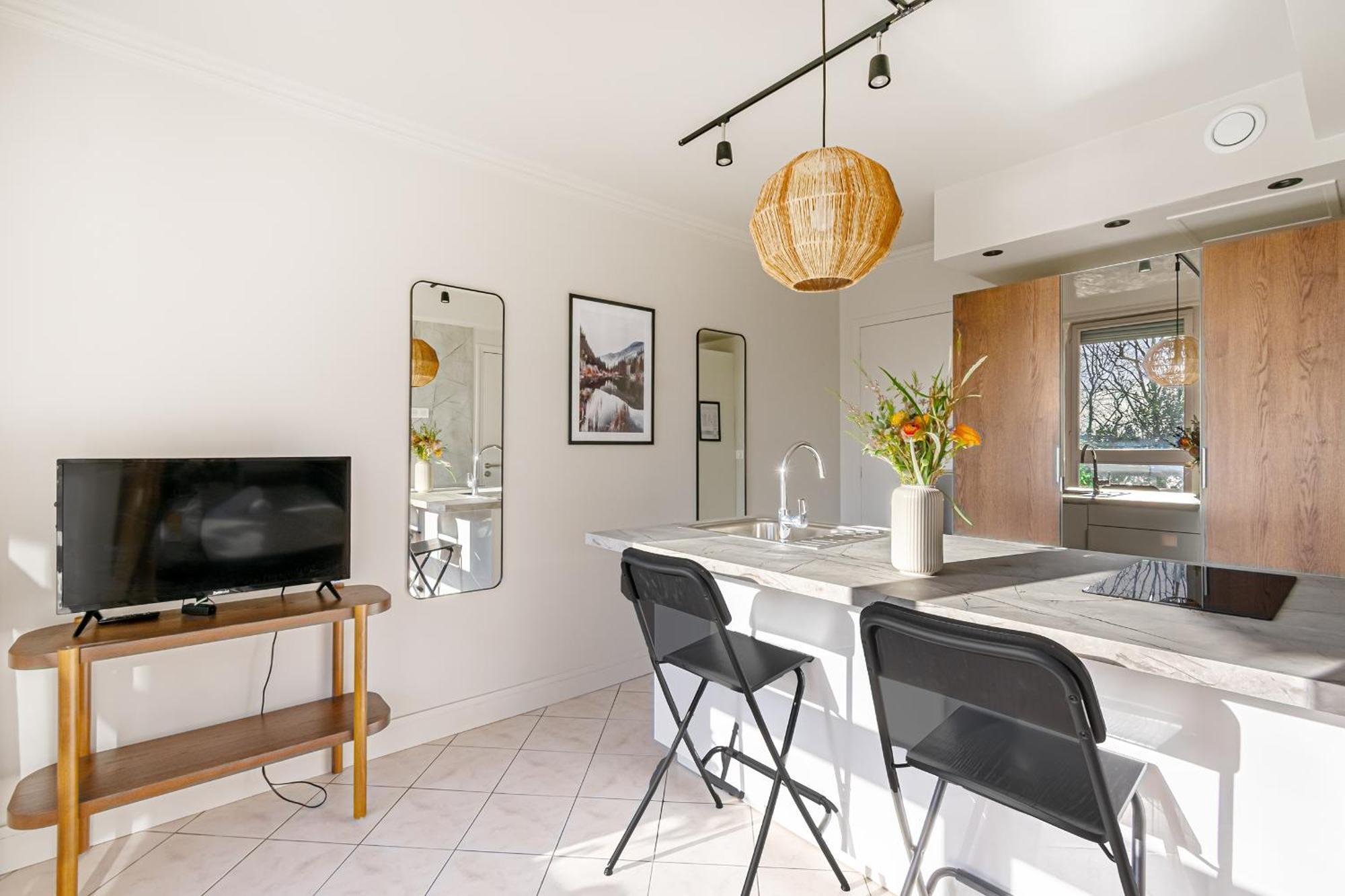 The Lake Aurora Suite - Duke Housing Creteil Bagian luar foto